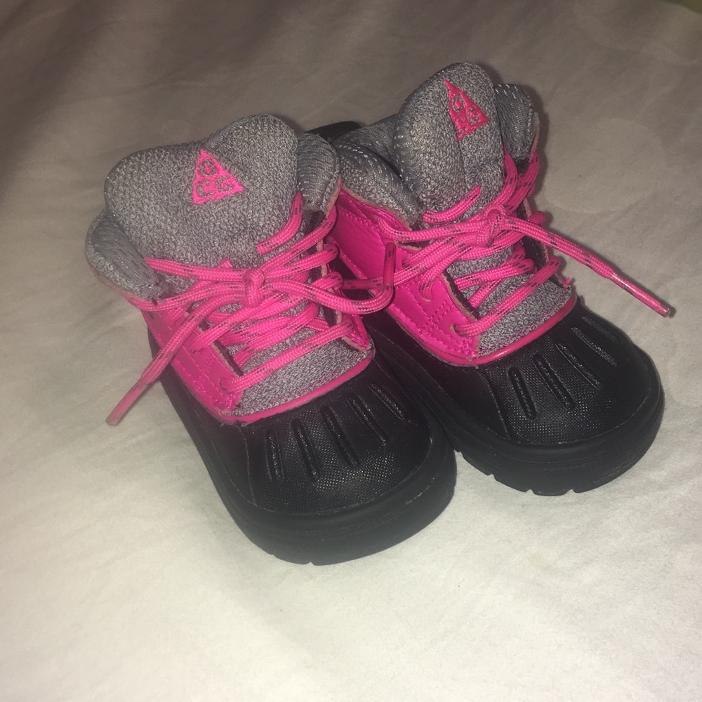 Nike boots 4c snow waterproof original: $65